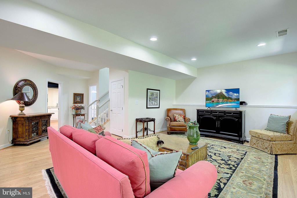 210 Bowen Ct