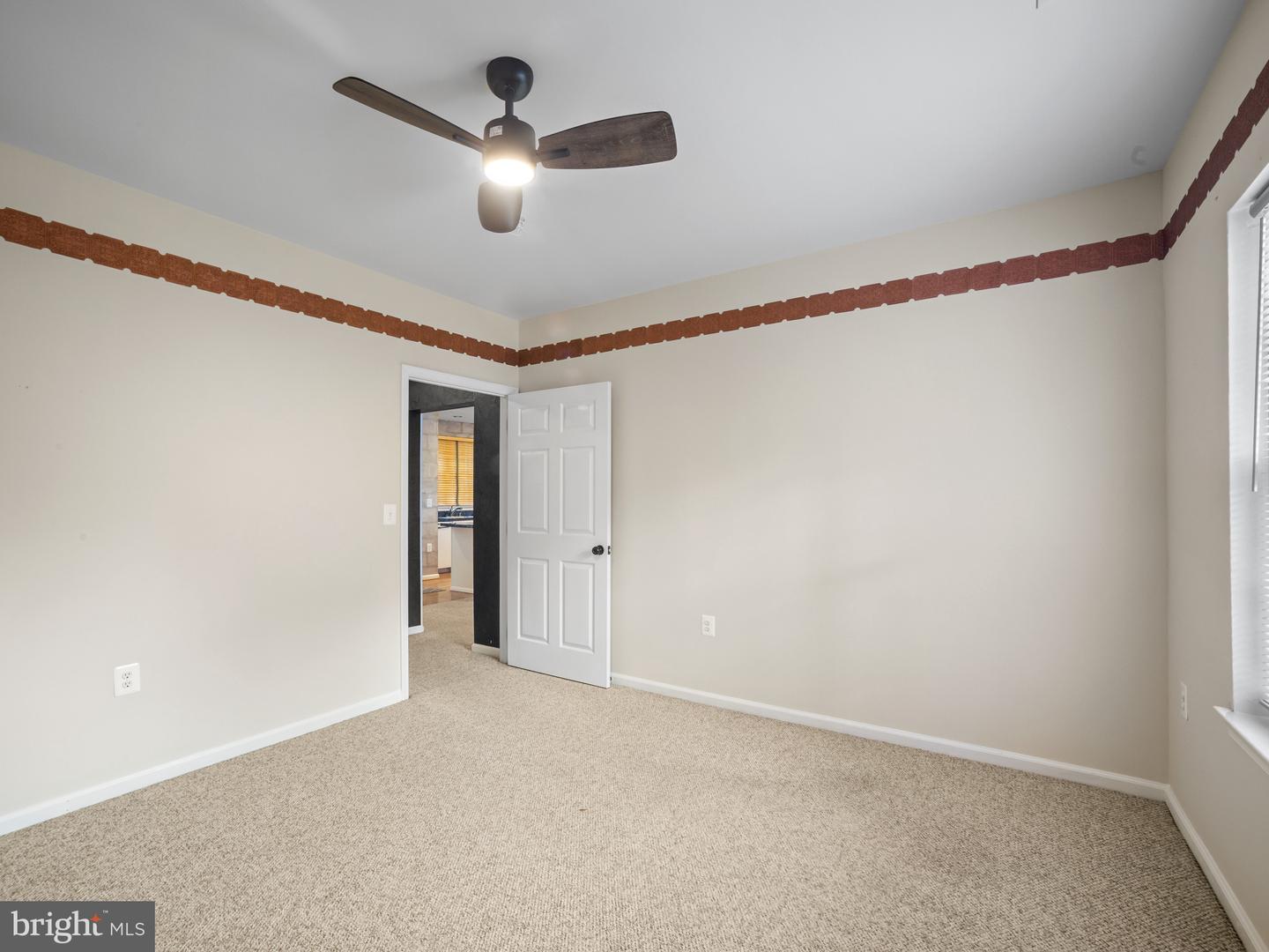 2432 LIZBEC CT