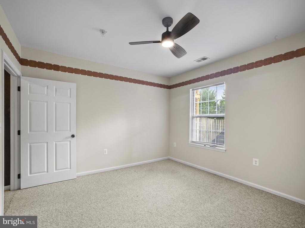 2432 LIZBEC CT