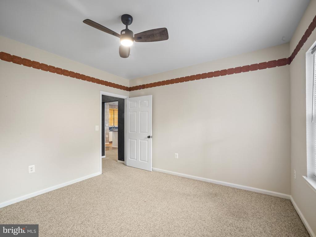 2432 LIZBEC CT