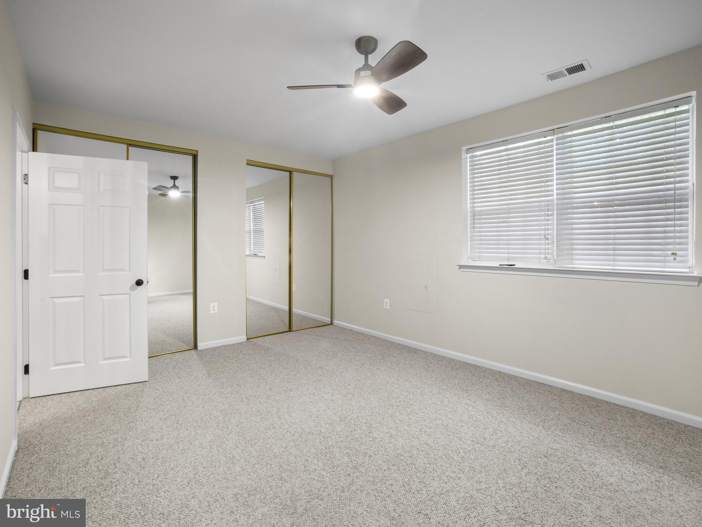 2432 LIZBEC CT