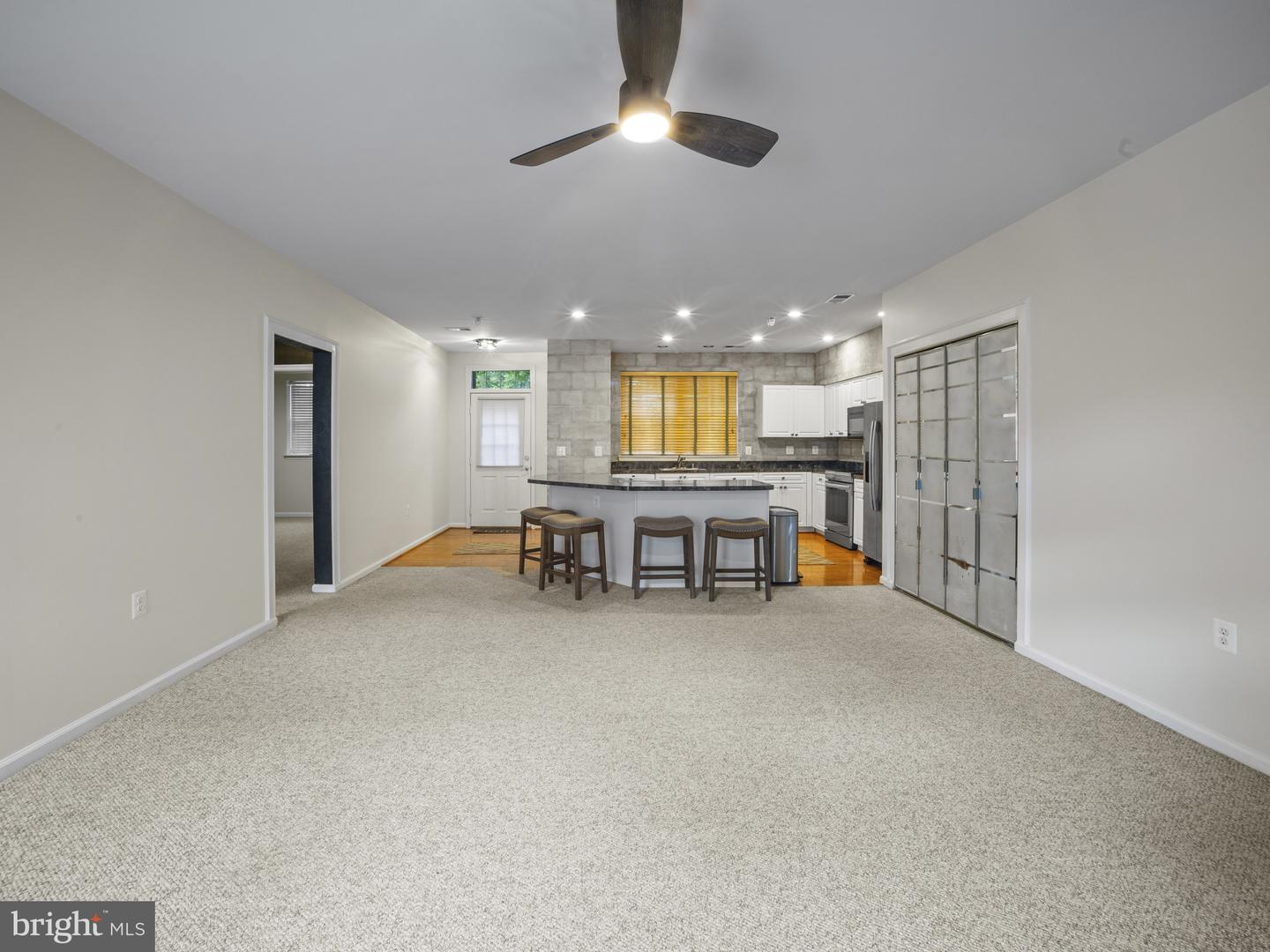 2432 LIZBEC CT