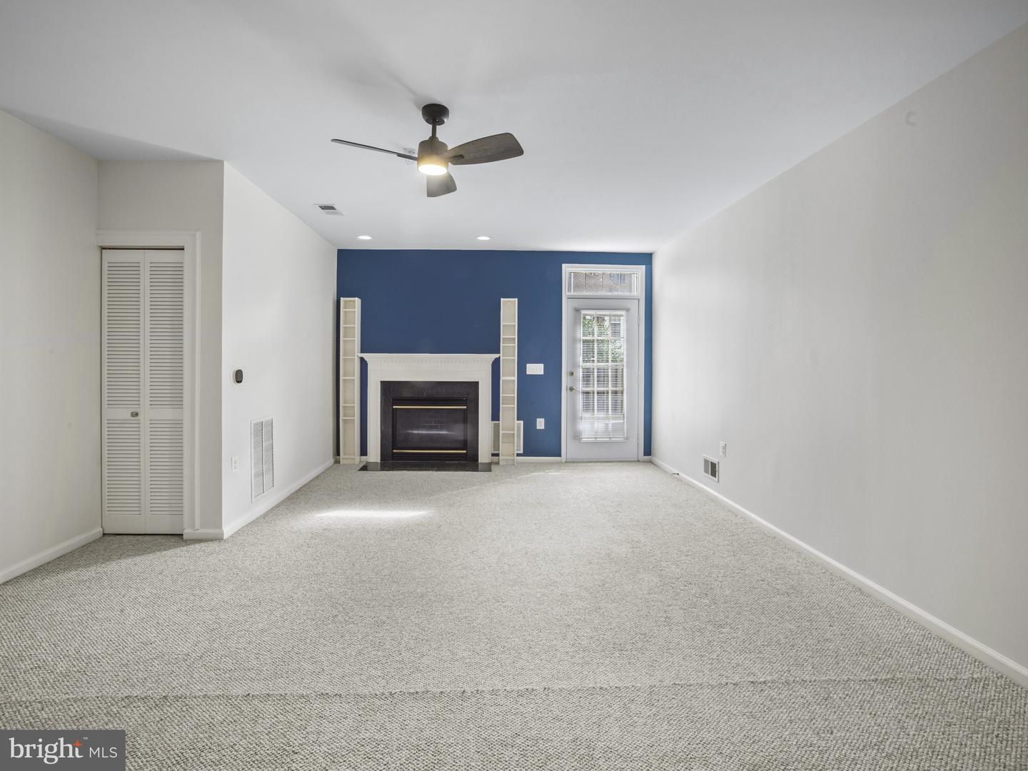 2432 LIZBEC CT
