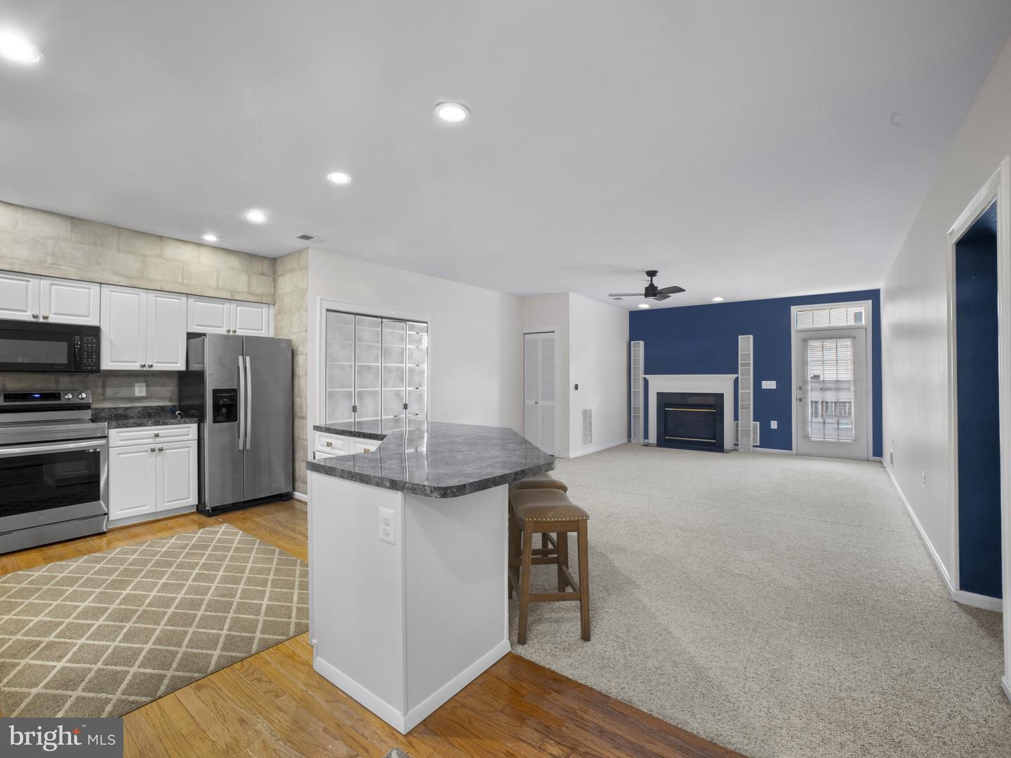 2432 LIZBEC CT