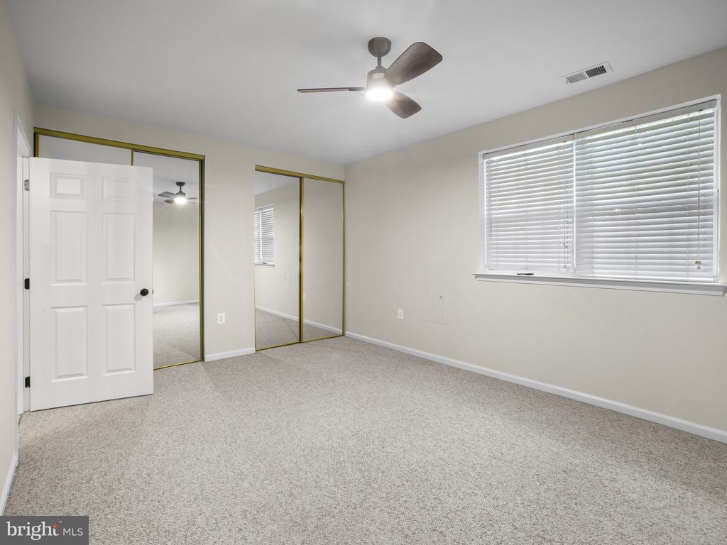 2432 LIZBEC CT