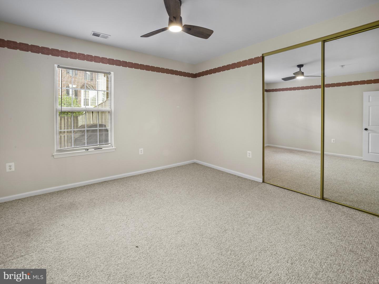 2432 LIZBEC CT
