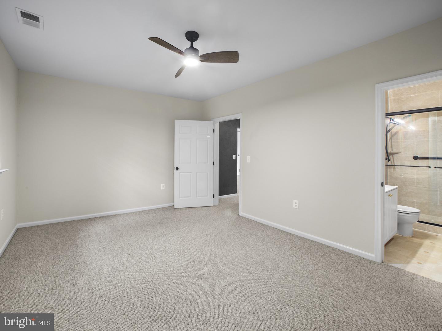 2432 LIZBEC CT
