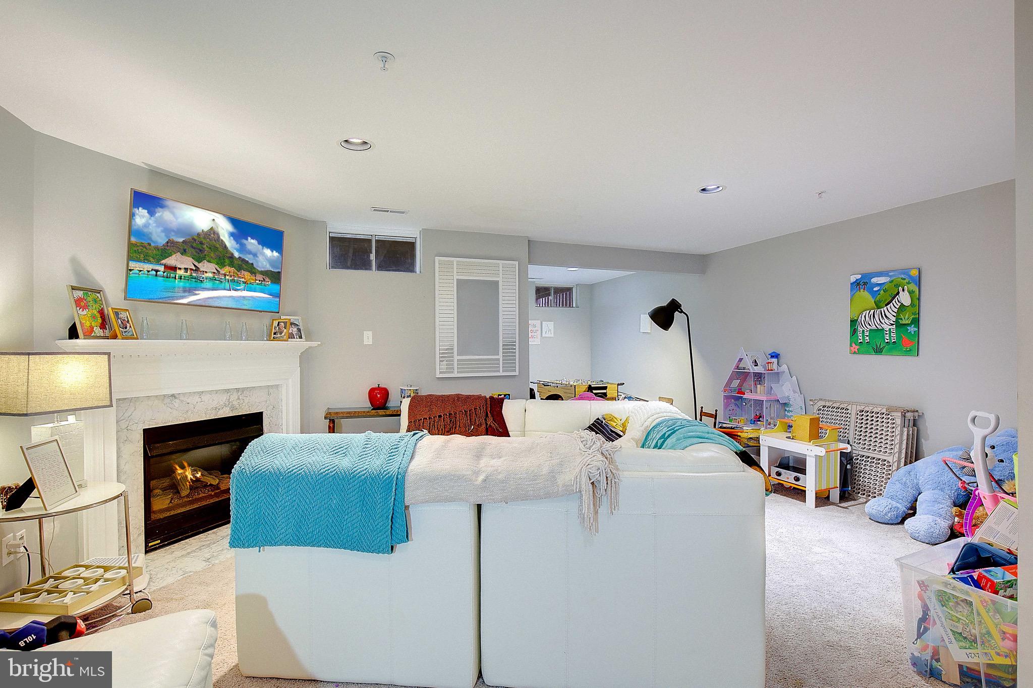 3800 Colony Point Pl