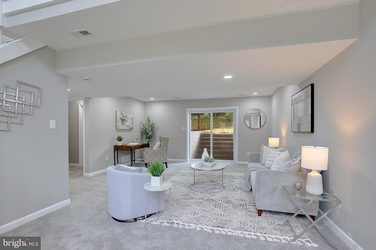 1262 Green Holly Dr