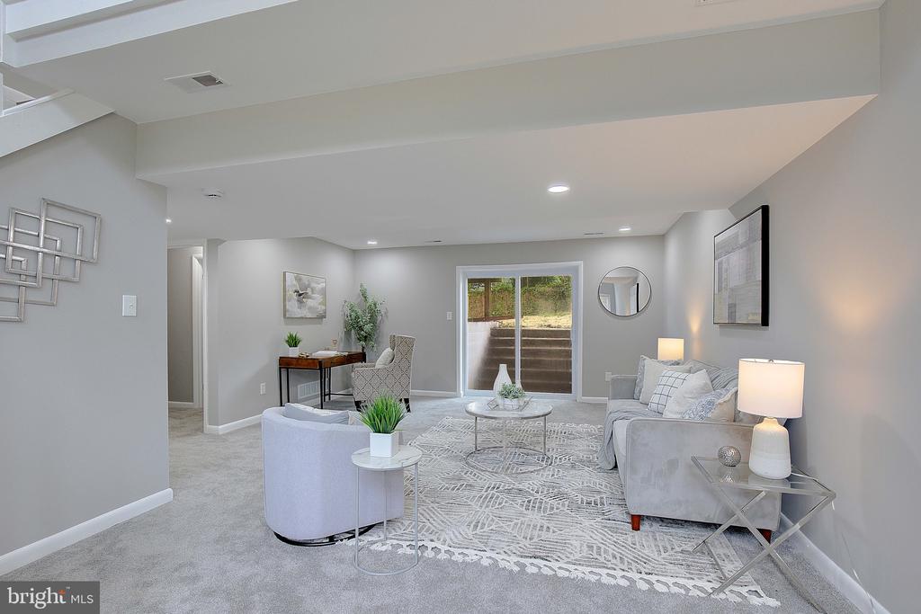 1262 Green Holly Dr
