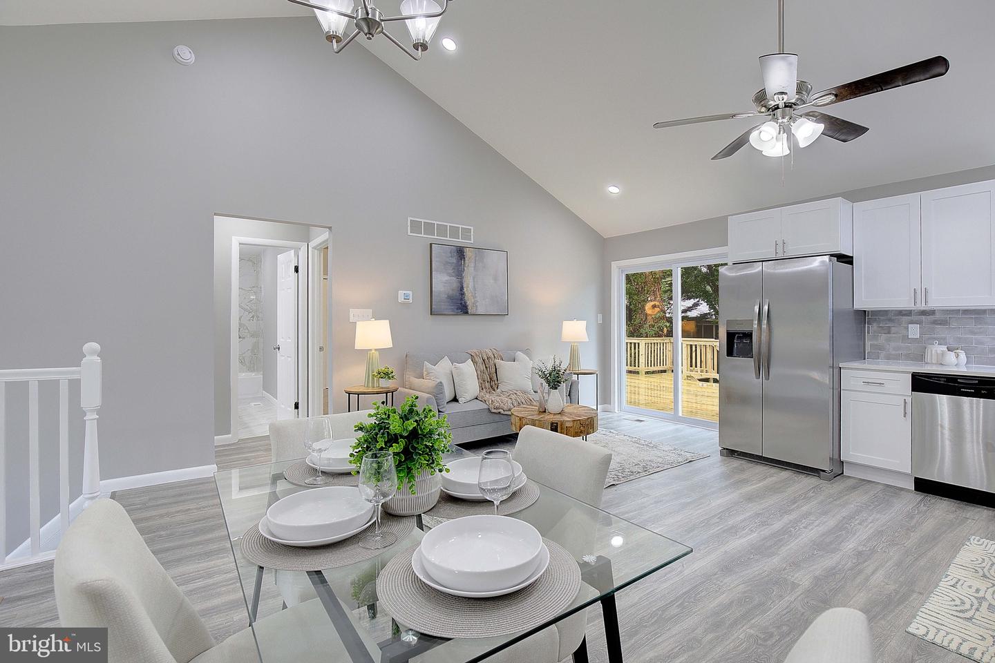 1262 Green Holly Dr