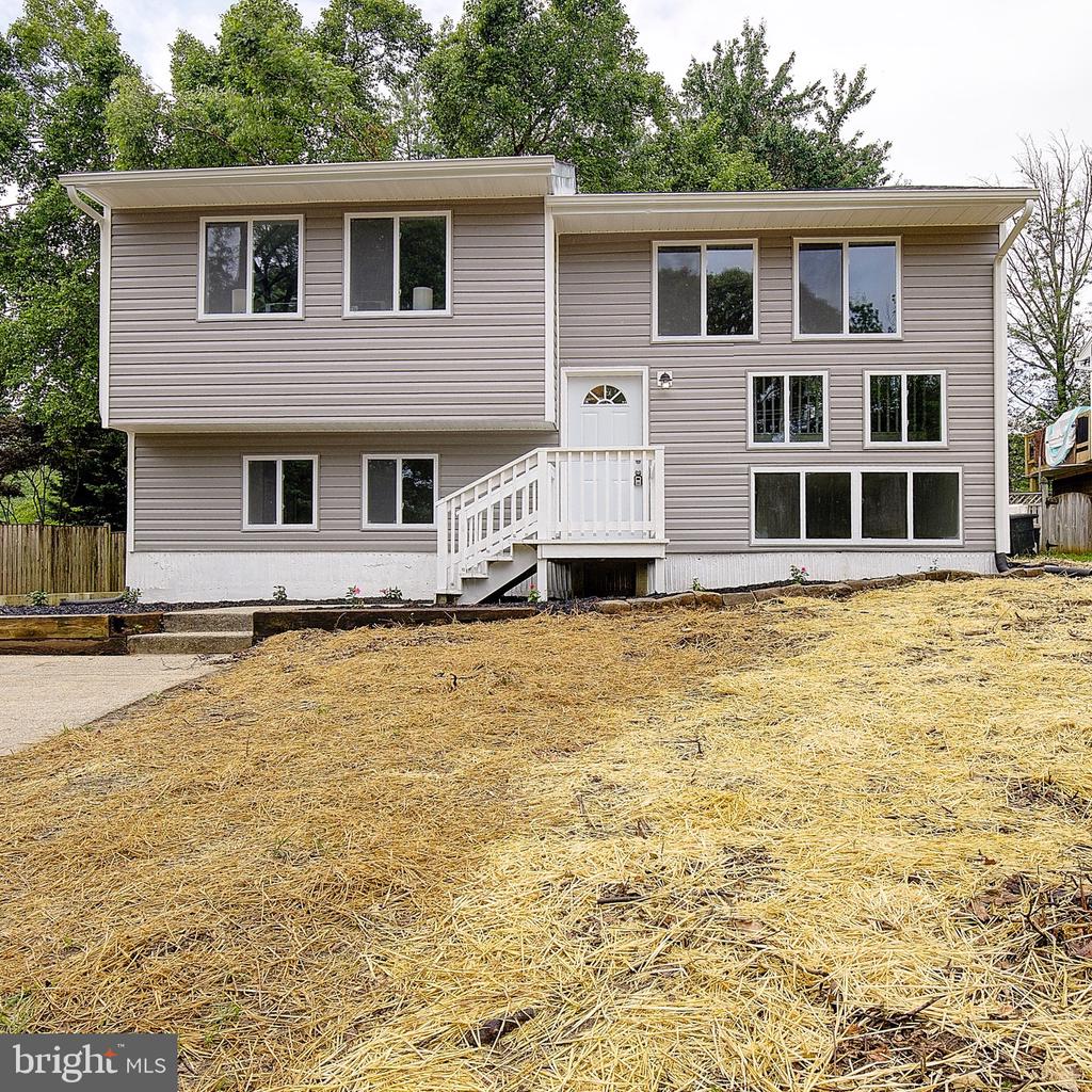 1262 Green Holly Dr