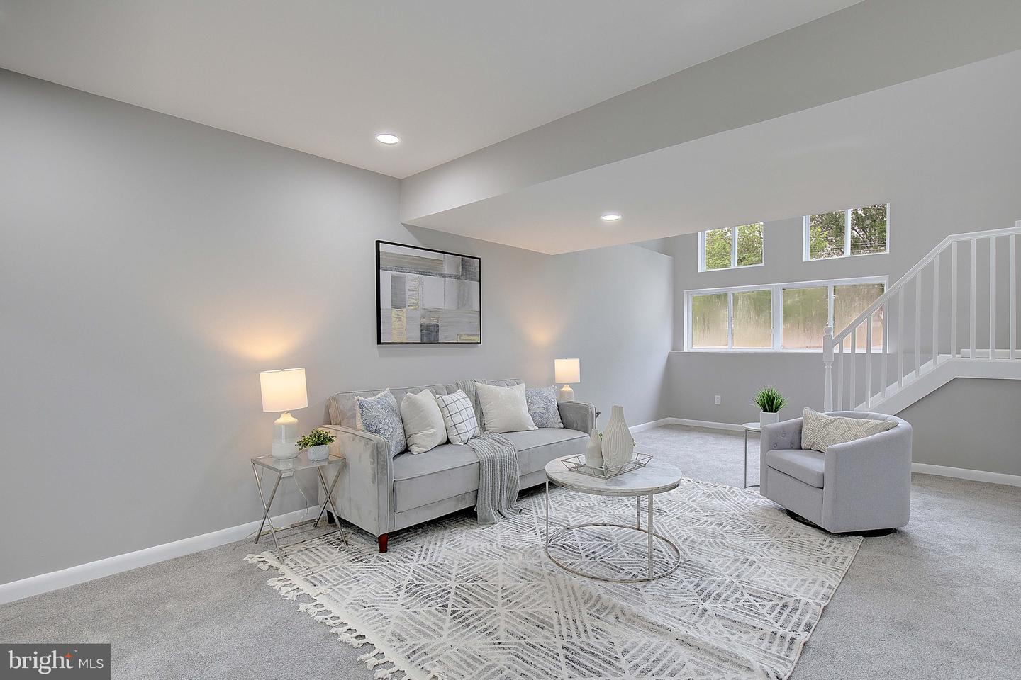 1262 Green Holly Dr