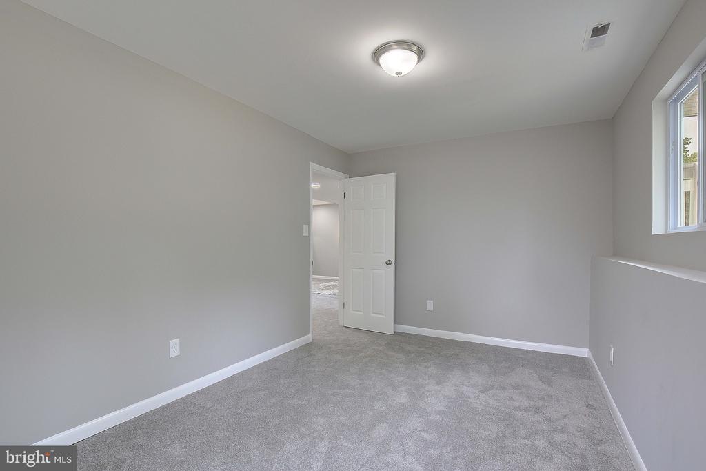 1262 Green Holly Dr
