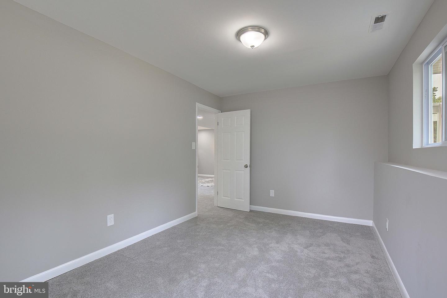 1262 Green Holly Dr