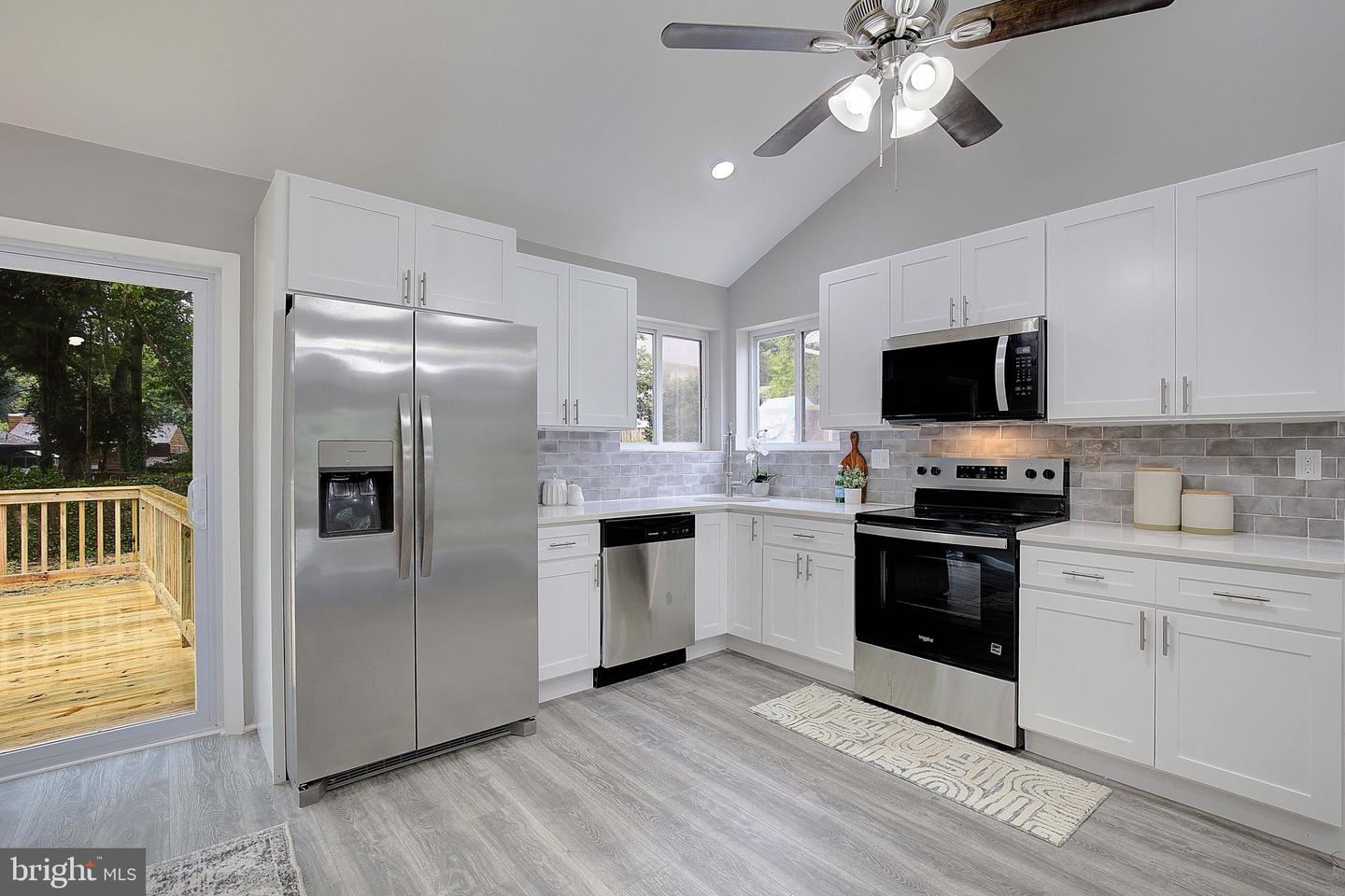 1262 Green Holly Dr