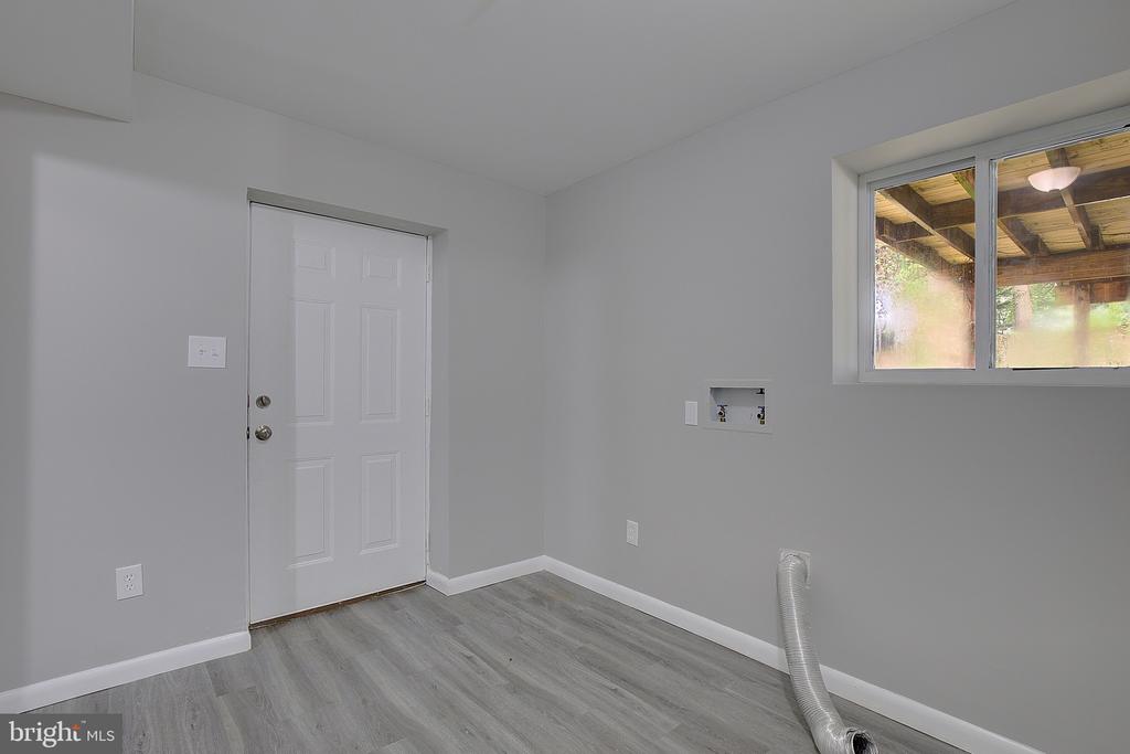 1262 Green Holly Dr