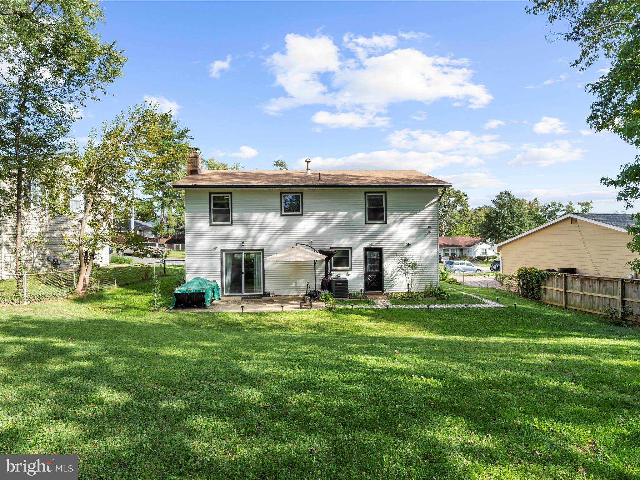 936 AUTUMNWOOD DRIVE