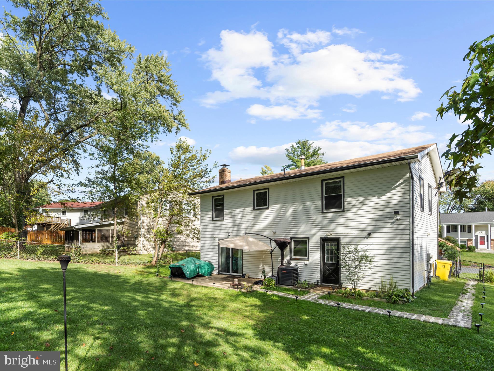 936 AUTUMNWOOD DRIVE