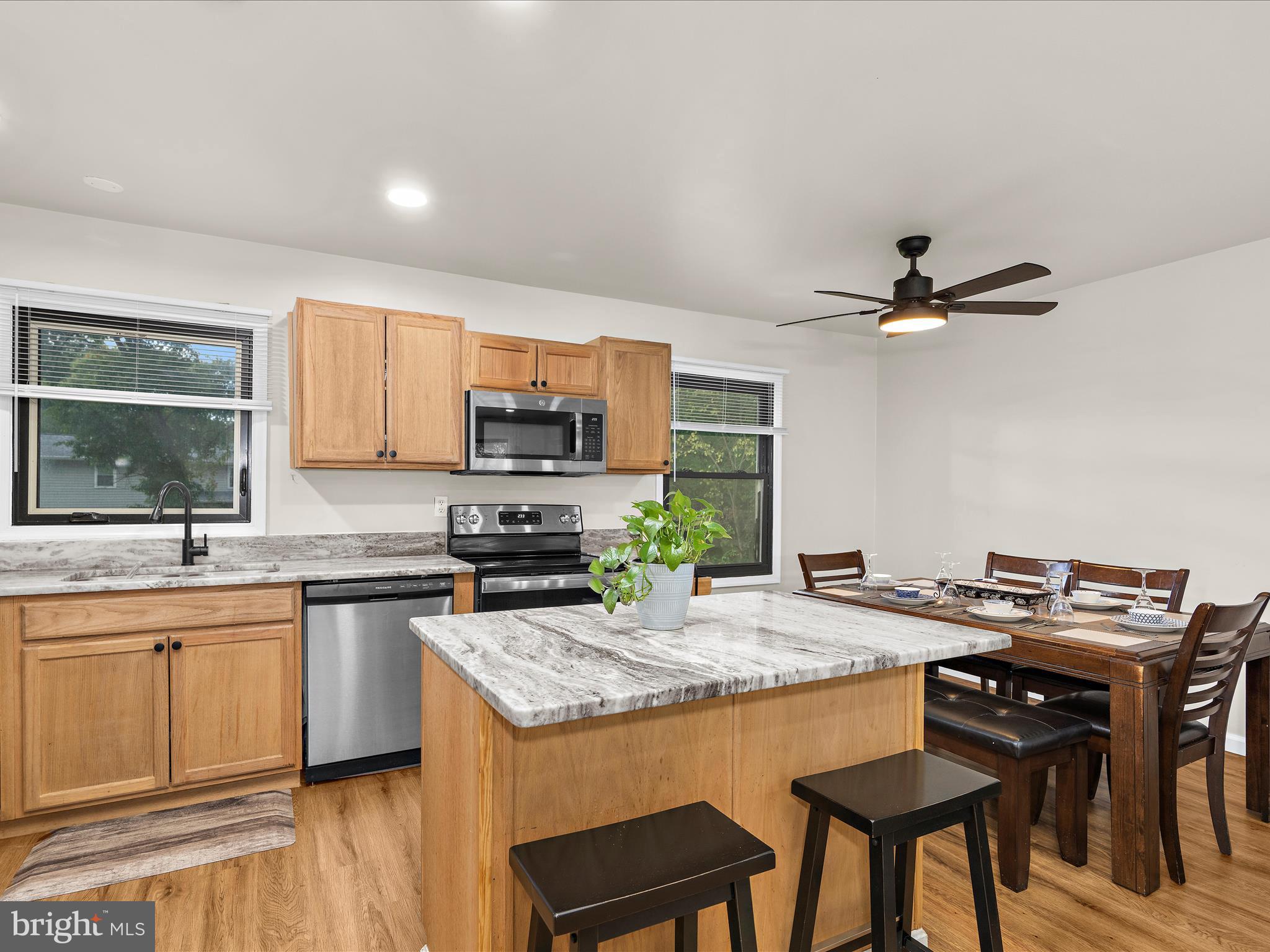 936 AUTUMNWOOD DRIVE