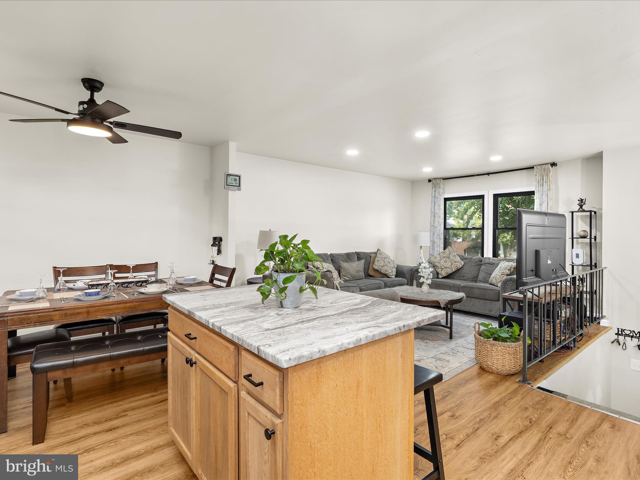 936 AUTUMNWOOD DRIVE