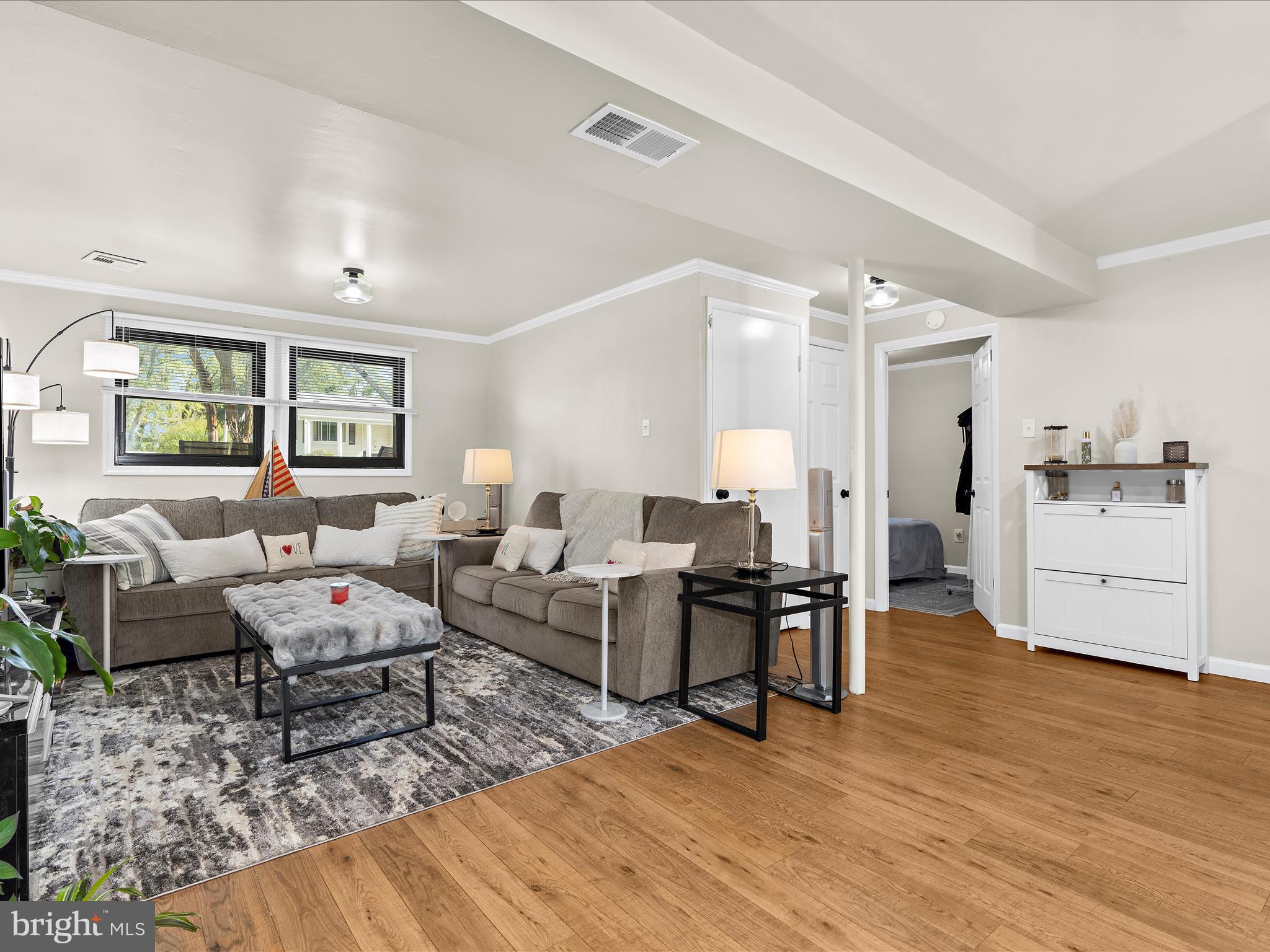 936 AUTUMNWOOD DRIVE