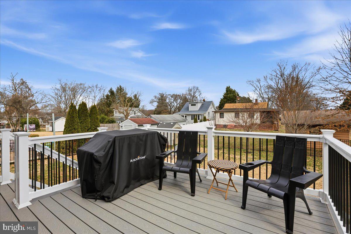 12 PENNSYLVANIA AVENUE