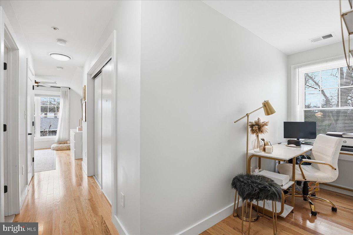 12 PENNSYLVANIA AVENUE