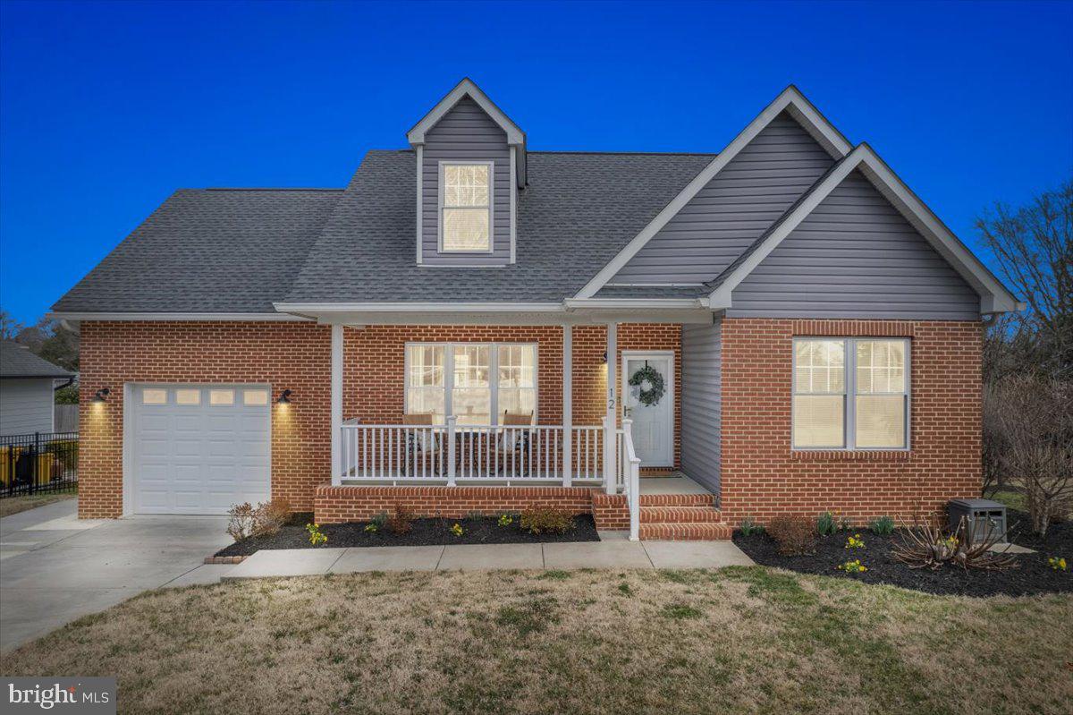 12 PENNSYLVANIA AVENUE