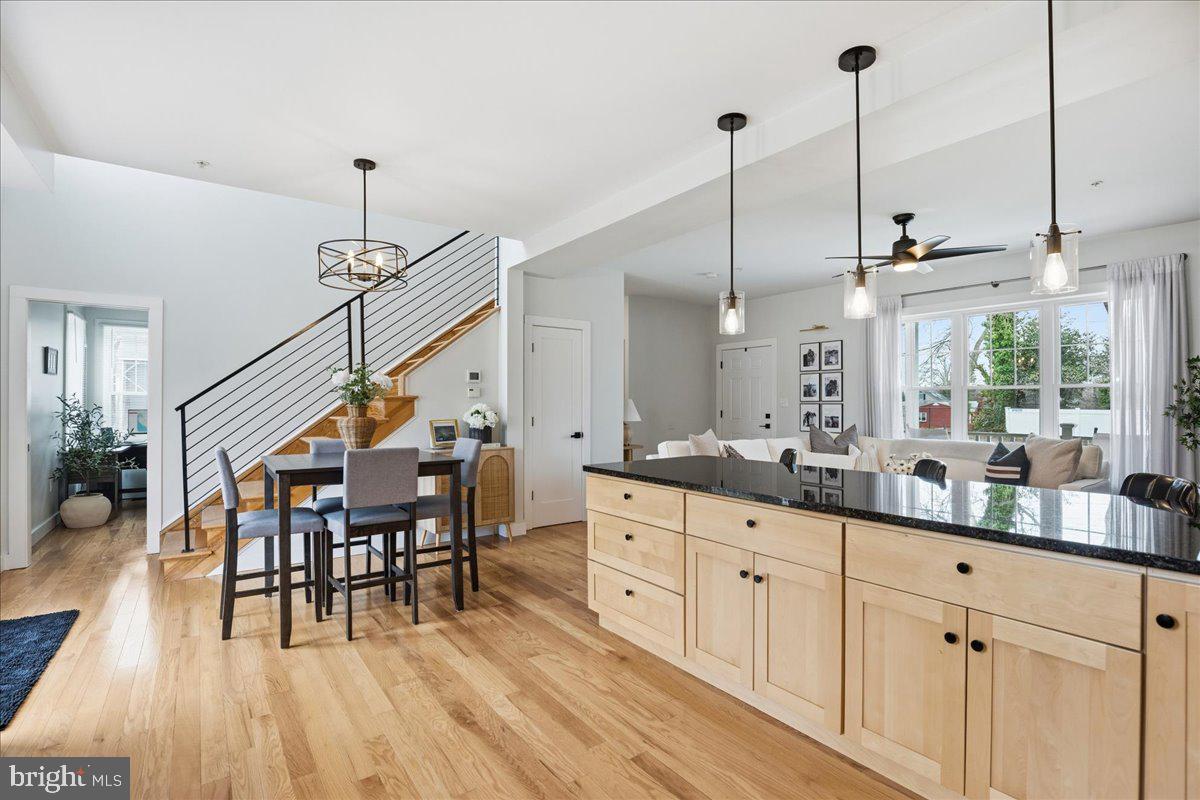 12 PENNSYLVANIA AVENUE