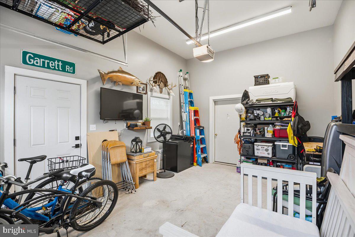 12 PENNSYLVANIA AVENUE