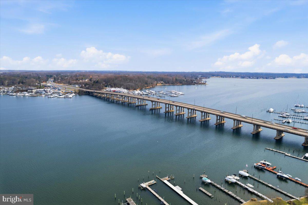 12 PENNSYLVANIA AVENUE