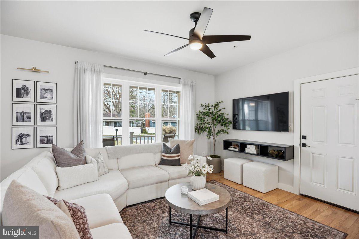 12 PENNSYLVANIA AVENUE