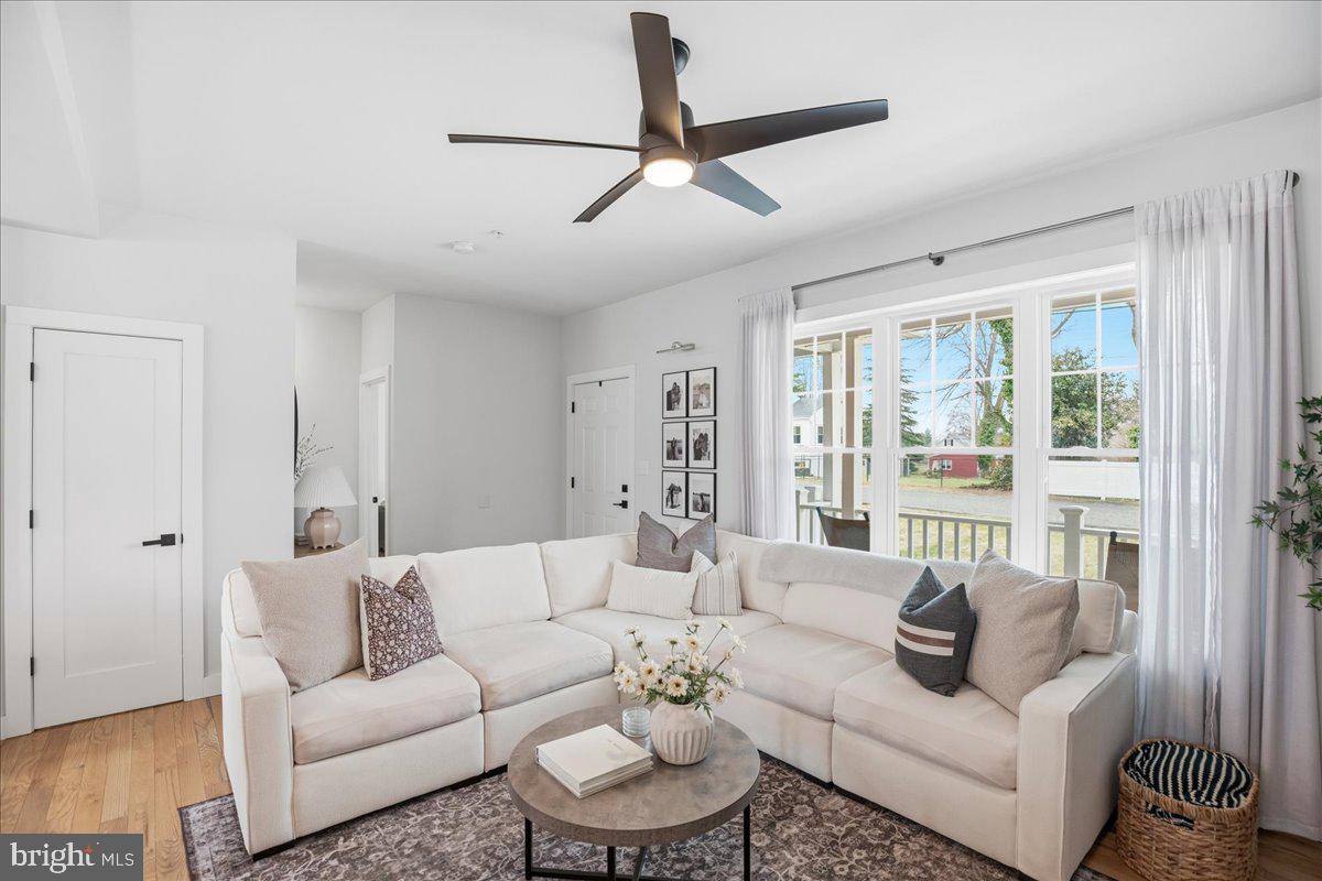 12 PENNSYLVANIA AVENUE