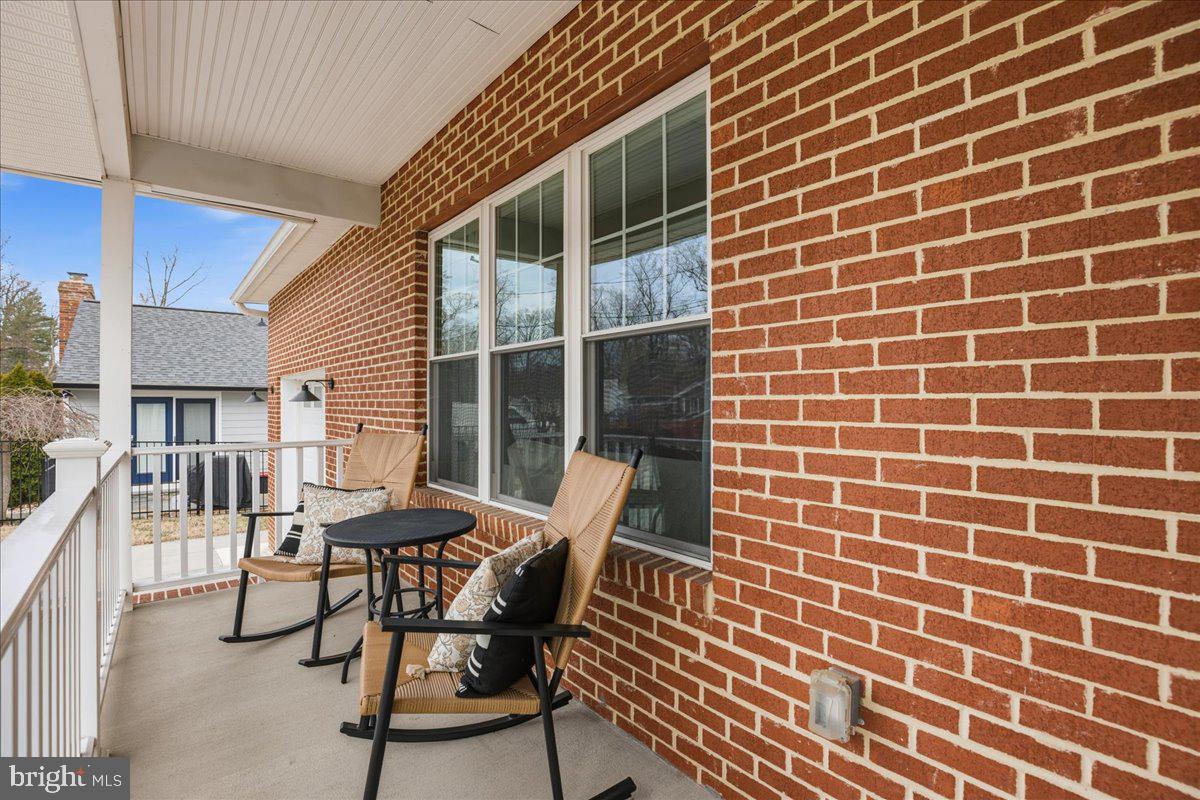 12 PENNSYLVANIA AVENUE