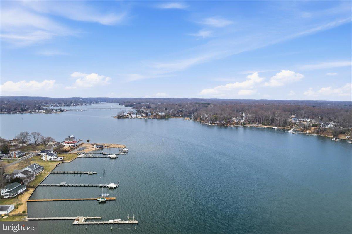 12 PENNSYLVANIA AVENUE