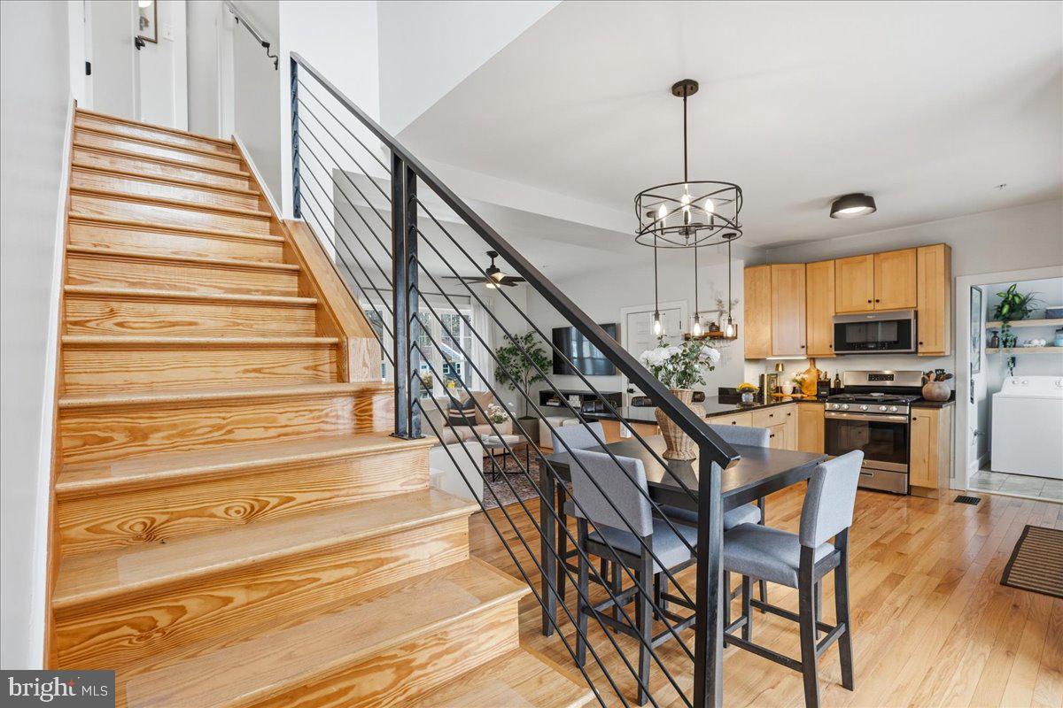 12 PENNSYLVANIA AVENUE