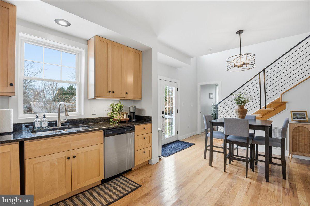 12 PENNSYLVANIA AVENUE