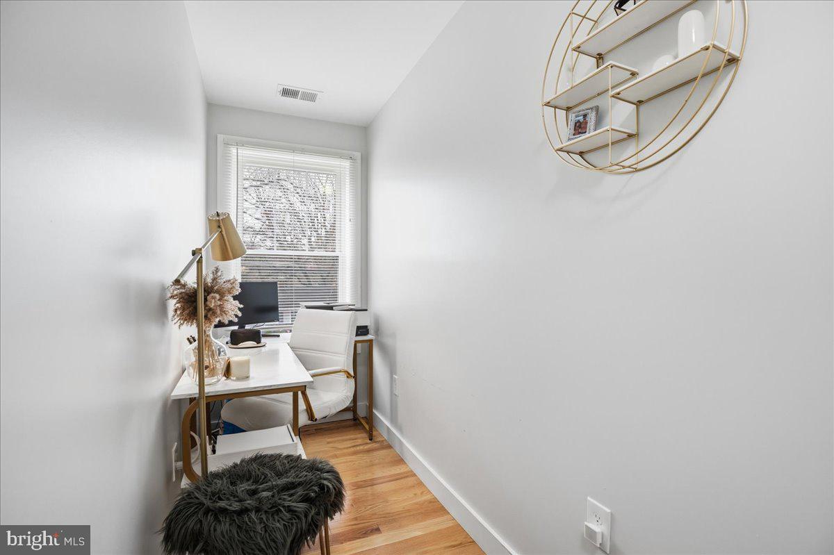 12 PENNSYLVANIA AVENUE