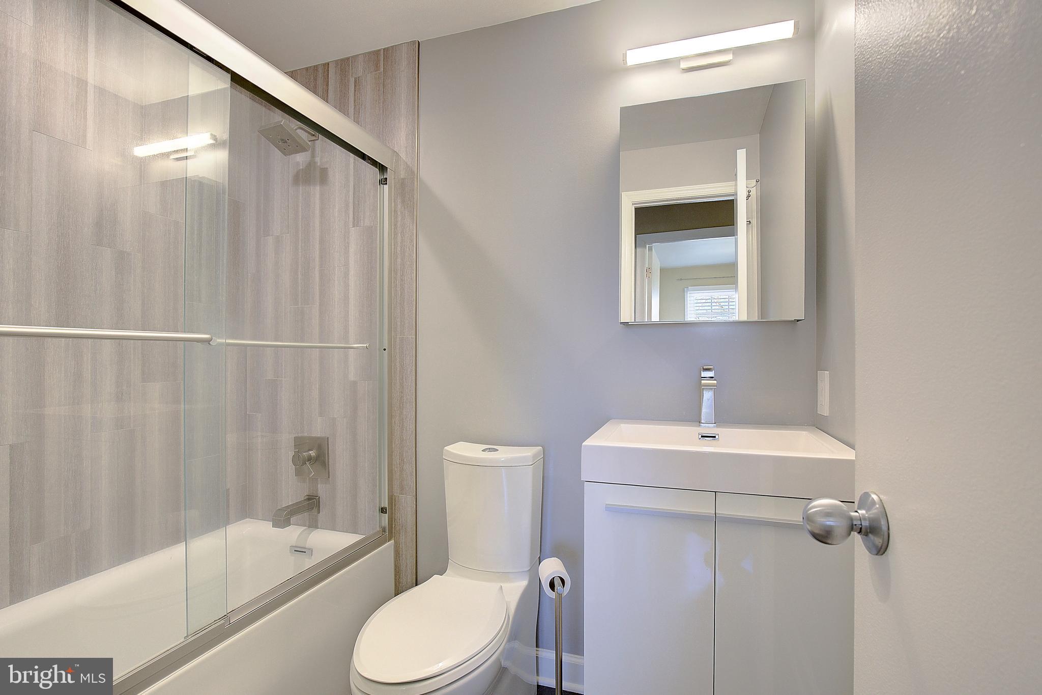 1710 ABERDEEN CIRCLE 10F