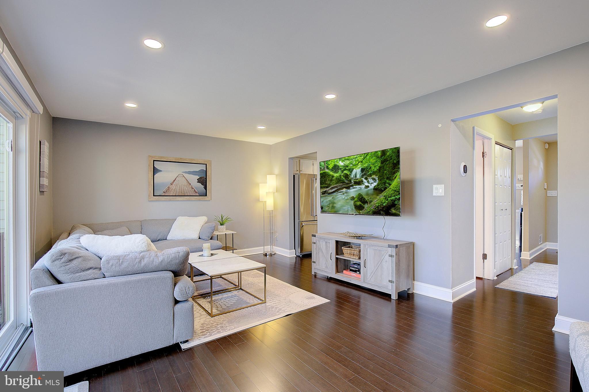 1710 ABERDEEN CIRCLE 10F