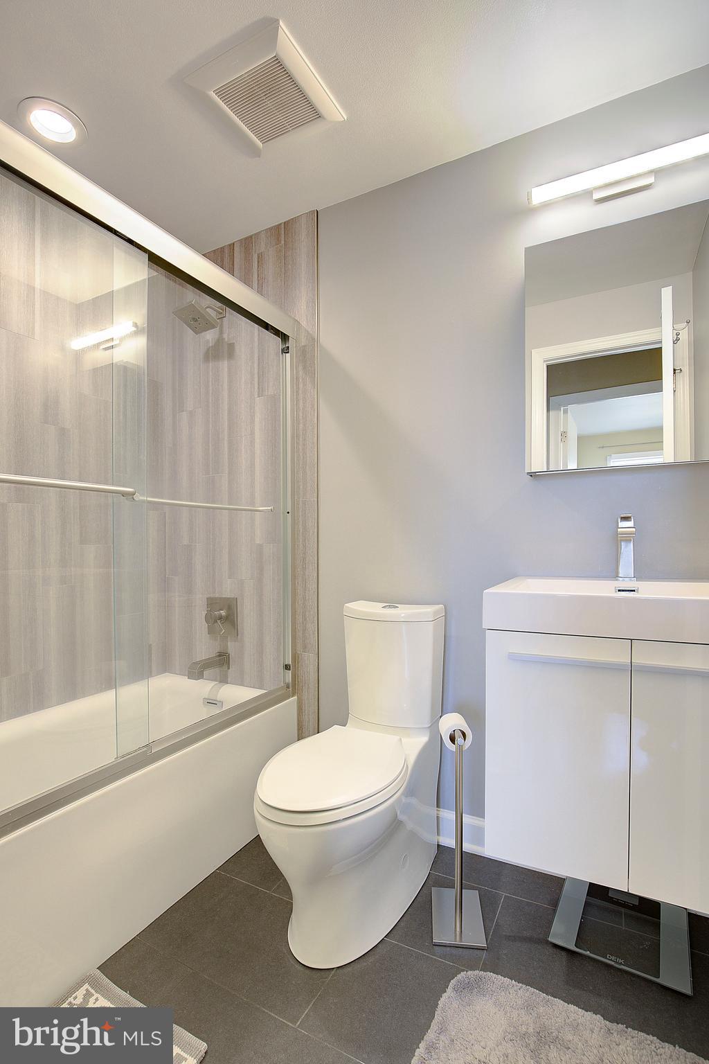 1710 ABERDEEN CIRCLE 10F