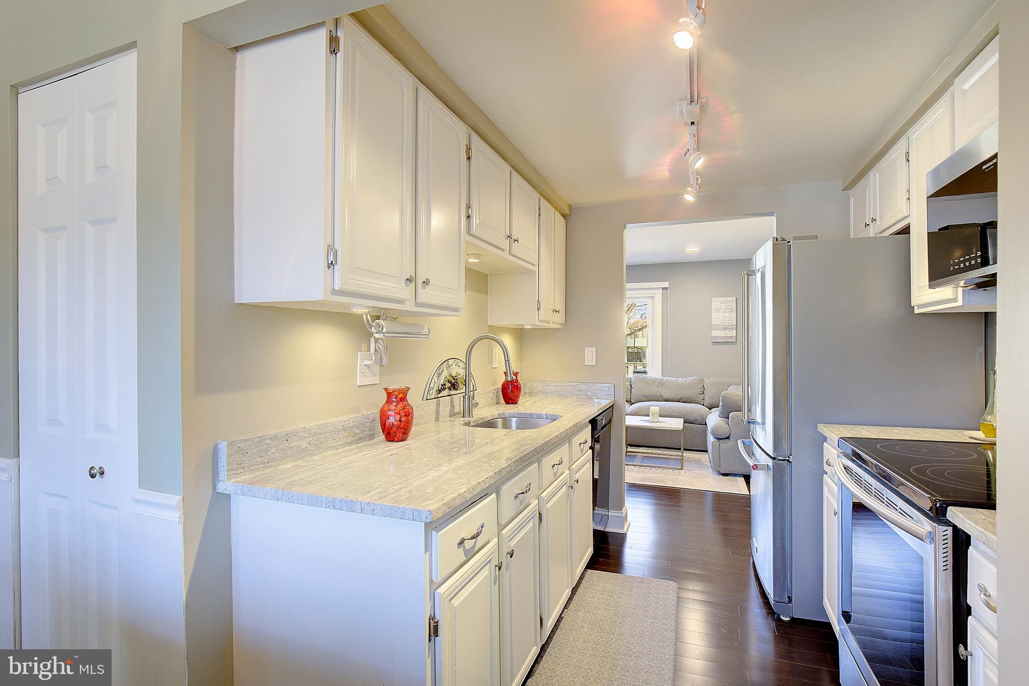 1710 ABERDEEN CIRCLE 10F