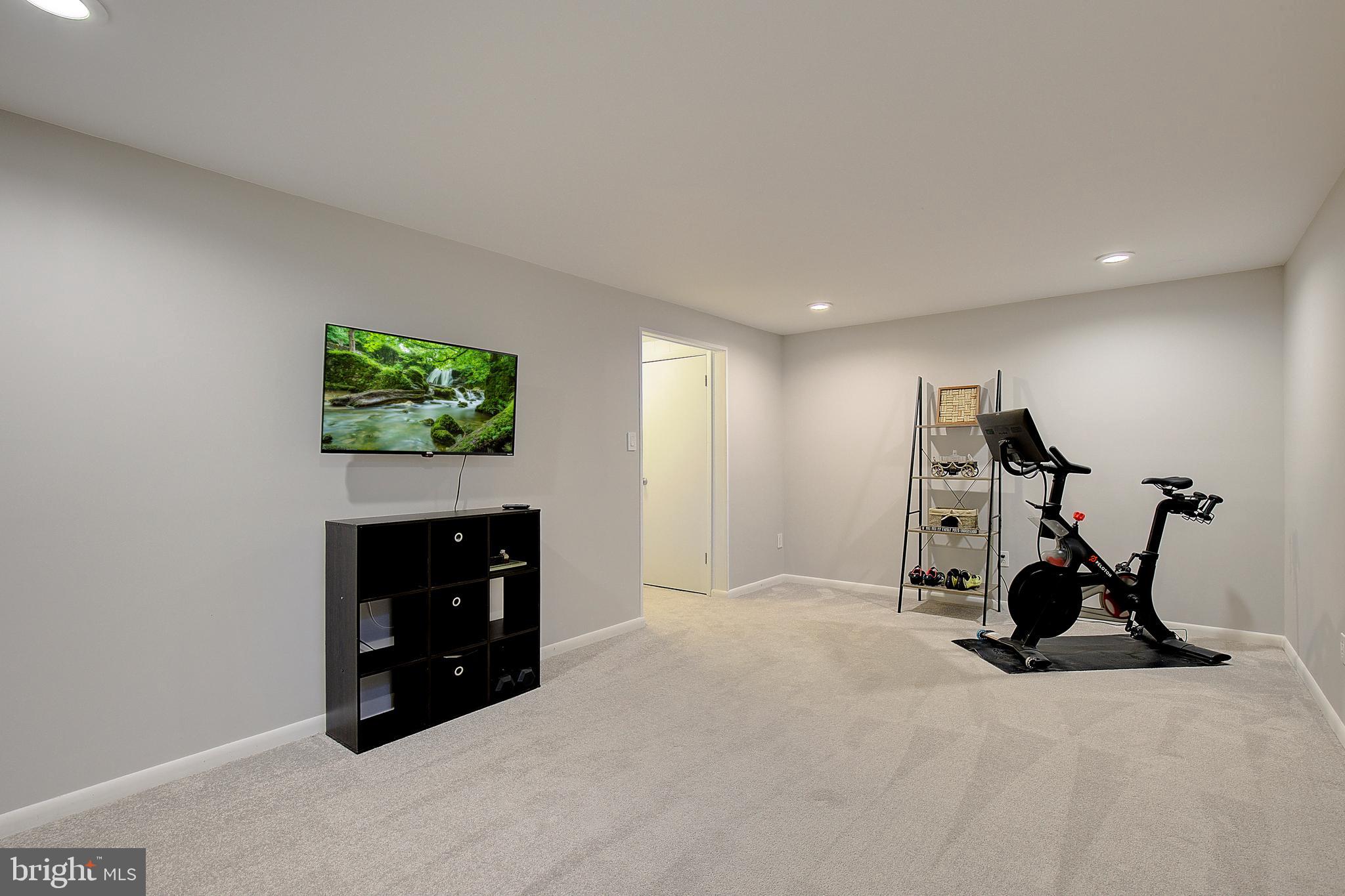 1710 ABERDEEN CIRCLE 10F