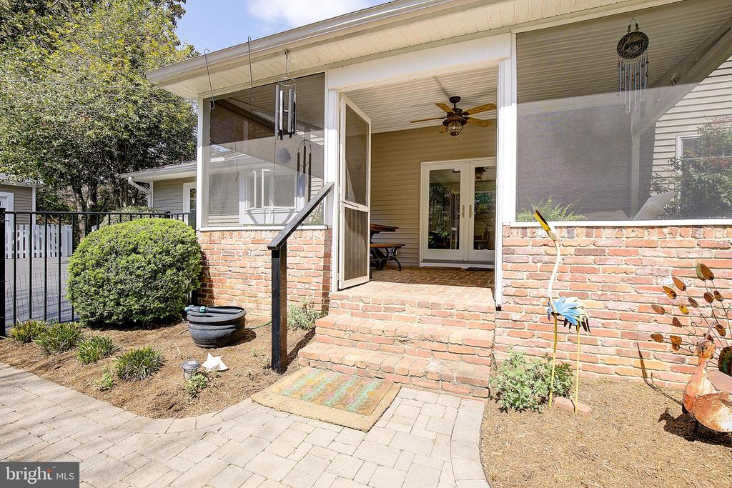 2 ISAACS STREET
