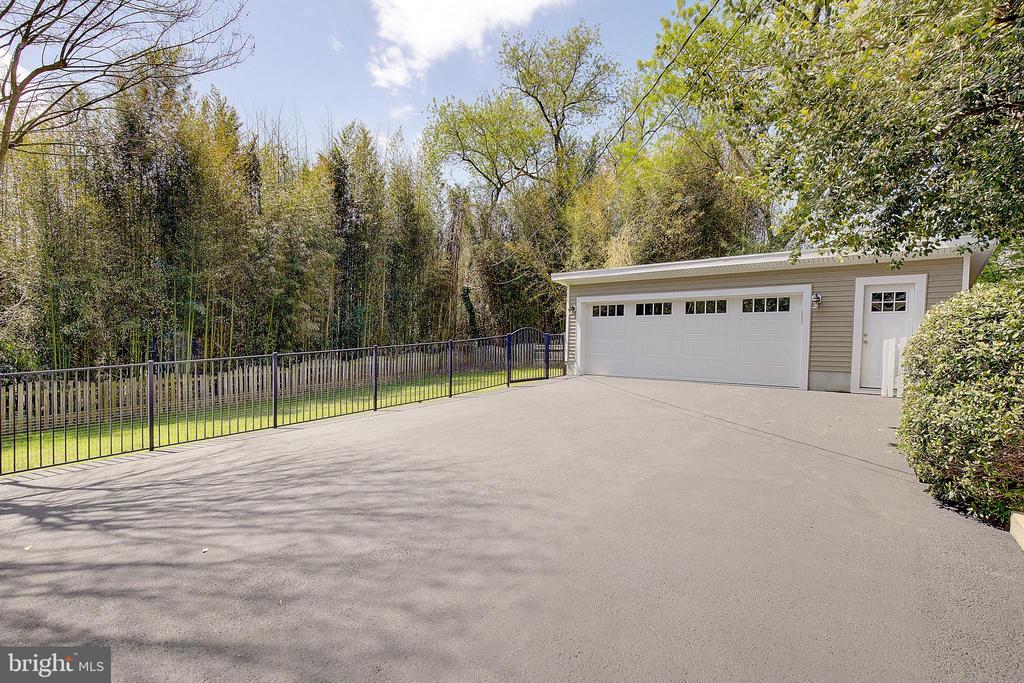 2 ISAACS STREET