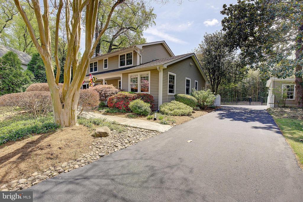 2 ISAACS STREET