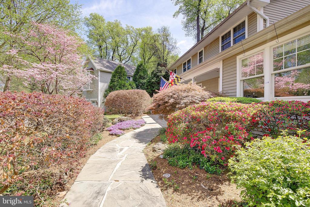 2 ISAACS STREET