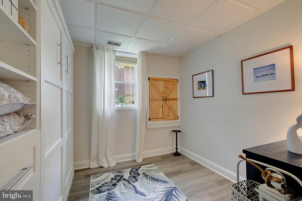 1164 OAK VIEW DRIVE