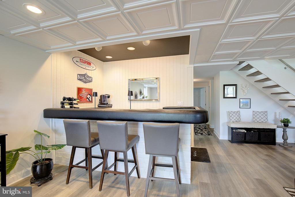1164 OAK VIEW DRIVE